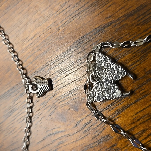 Double-Layered Butterfly Pendant Necklace Sparkling Rhinestones Minimalist - Picture 6 of 7